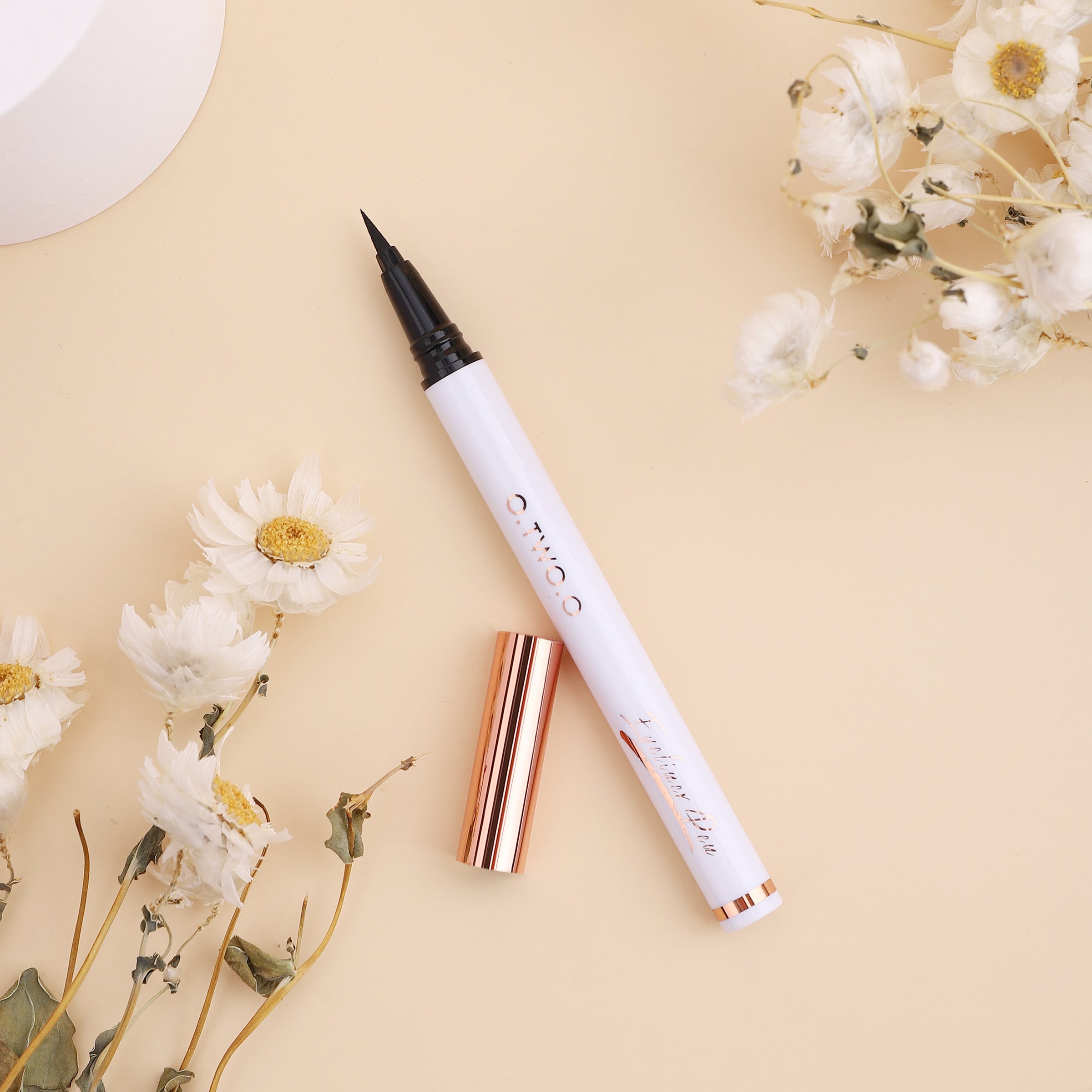 O.TWO.O DELICATE WATERPROOF EYELINER