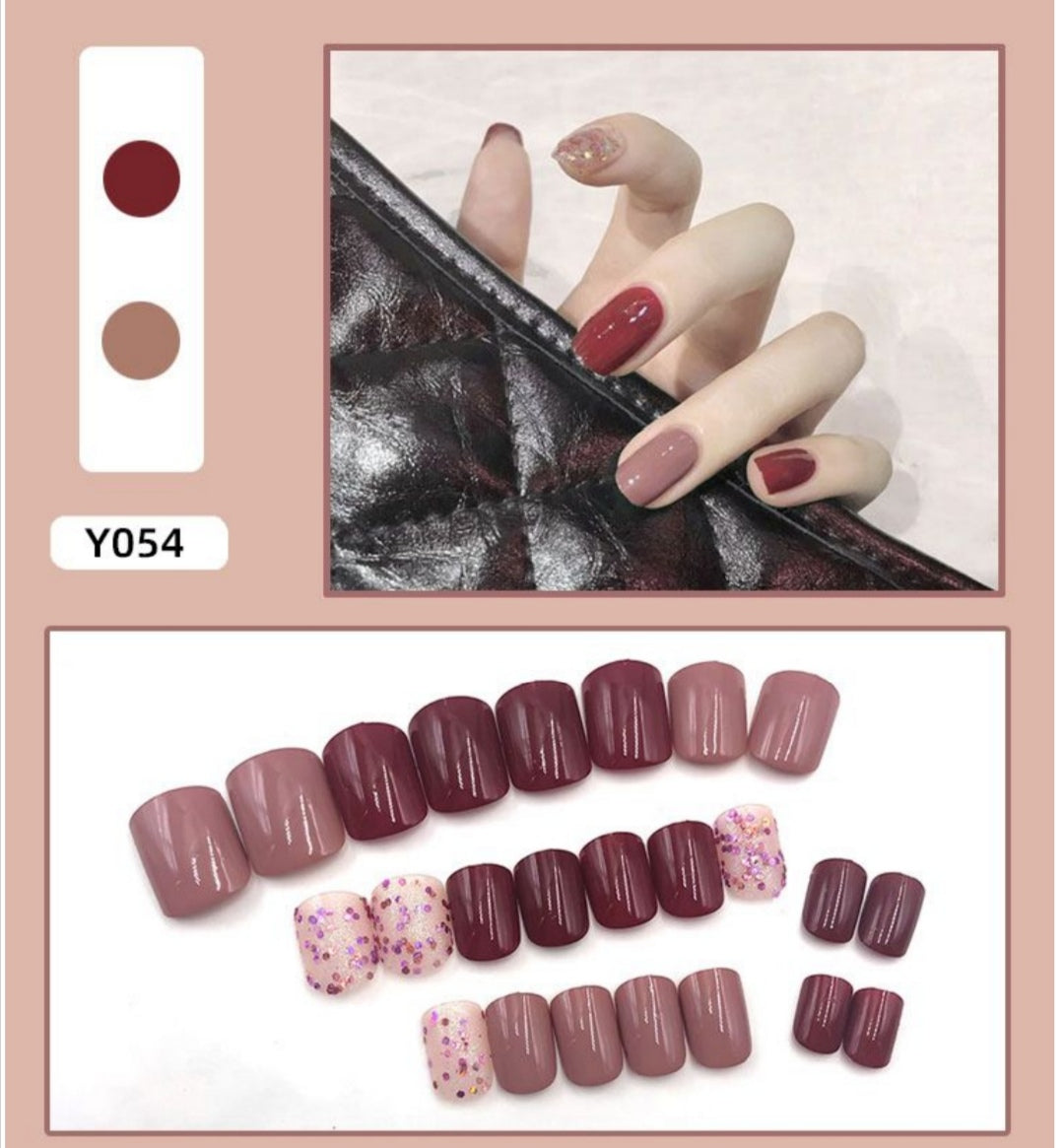 O.TWO.O STICK ON NAILS