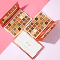 O.TWO.O EYE ESSENCE PALETTE (28 COLORS EYESHADOW)