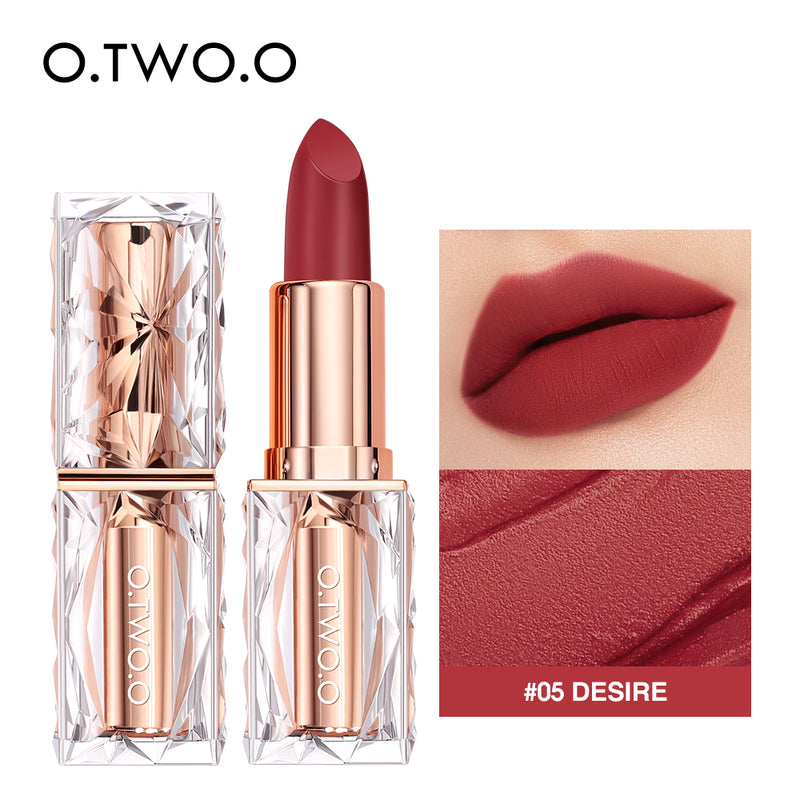 O.TWO.O SPUN GOLD BROCADE VELVET LIPSTICK