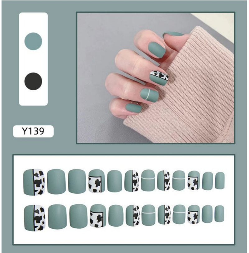 O.TWO.O STICK ON NAILS