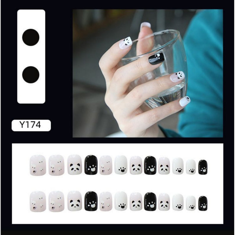 O.TWO.O STICK ON NAILS