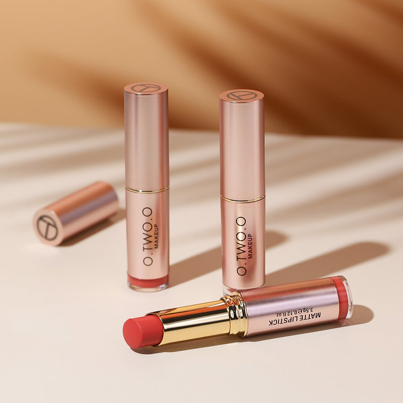 O.TWO.O REVOLUTION LIPSTICK